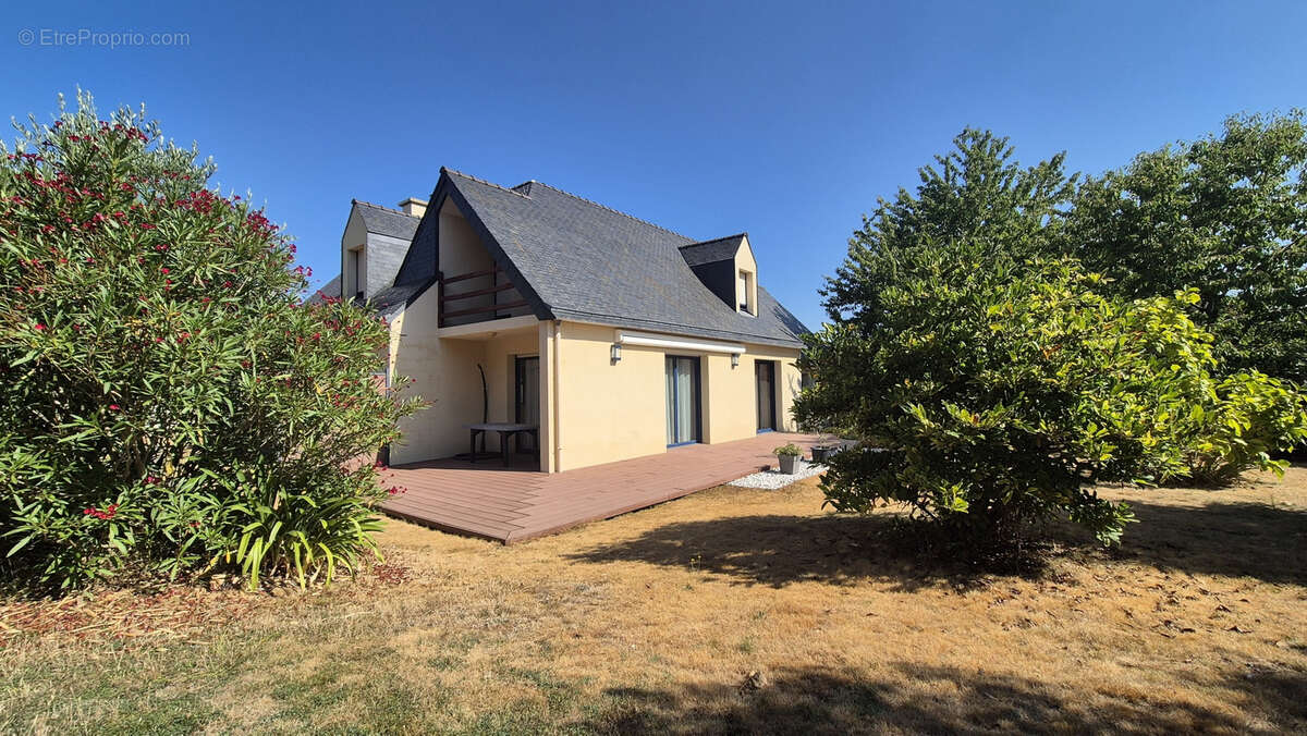 Belle maison 6 pièces de 2004 au bourg de CLOHARS - photo 3