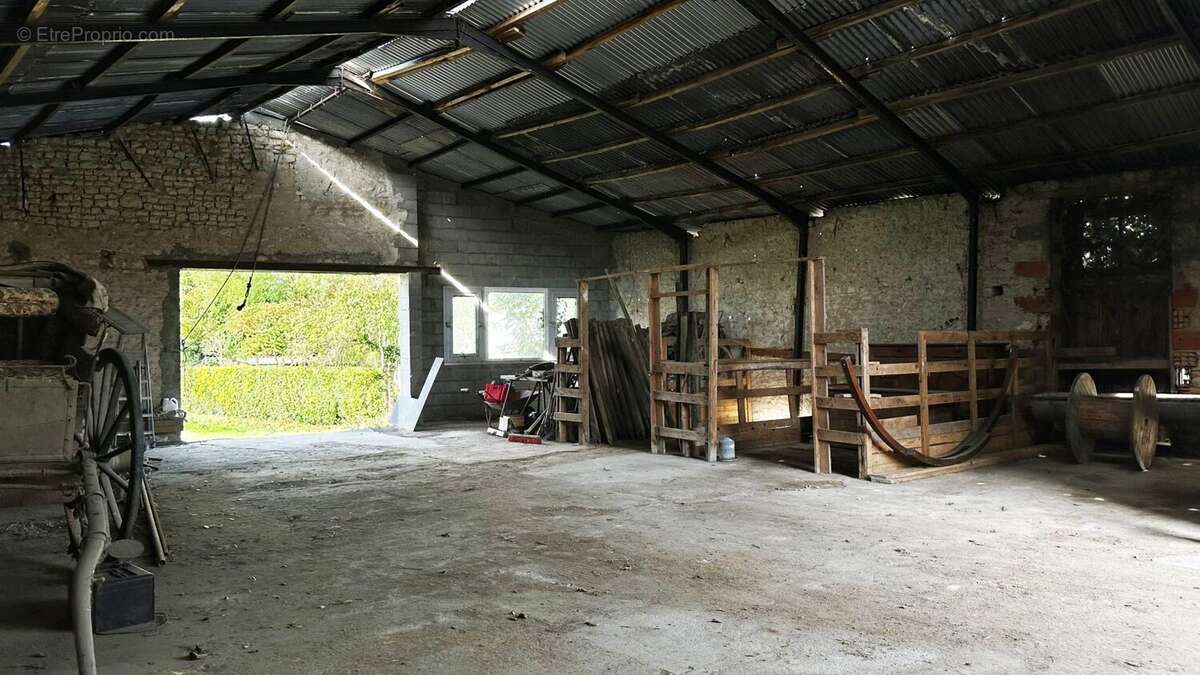 Terrain à DOMPIERRE-SUR-MER