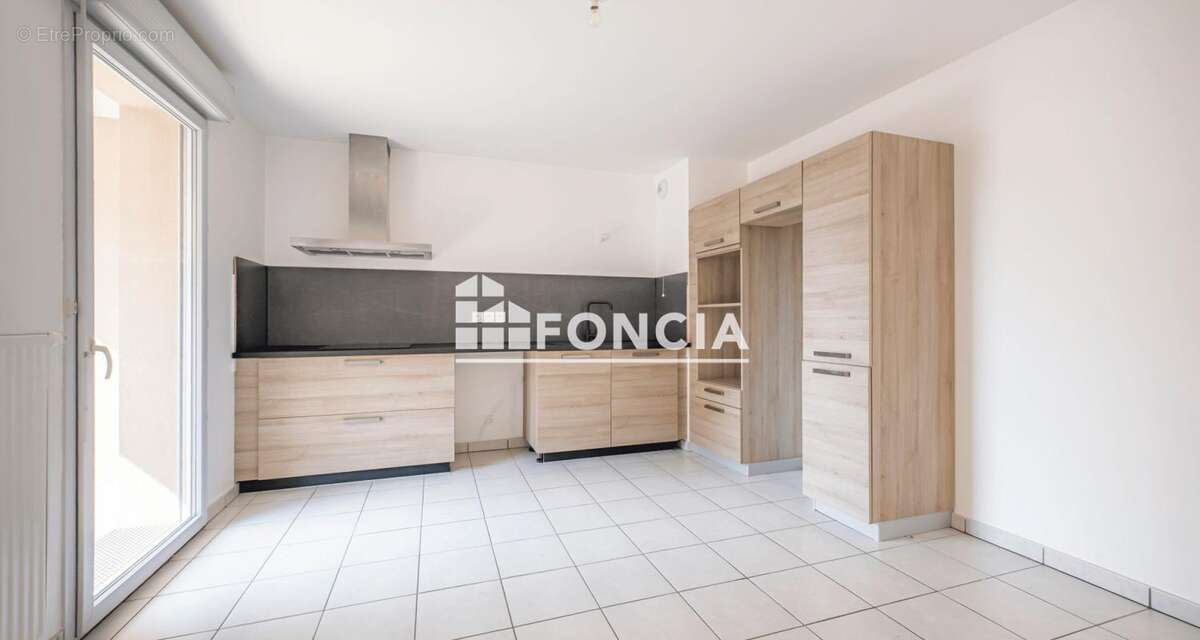 Appartement à MILLERY