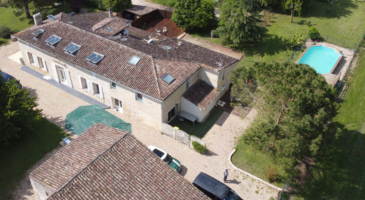 Maison à SAINT-EMILION
