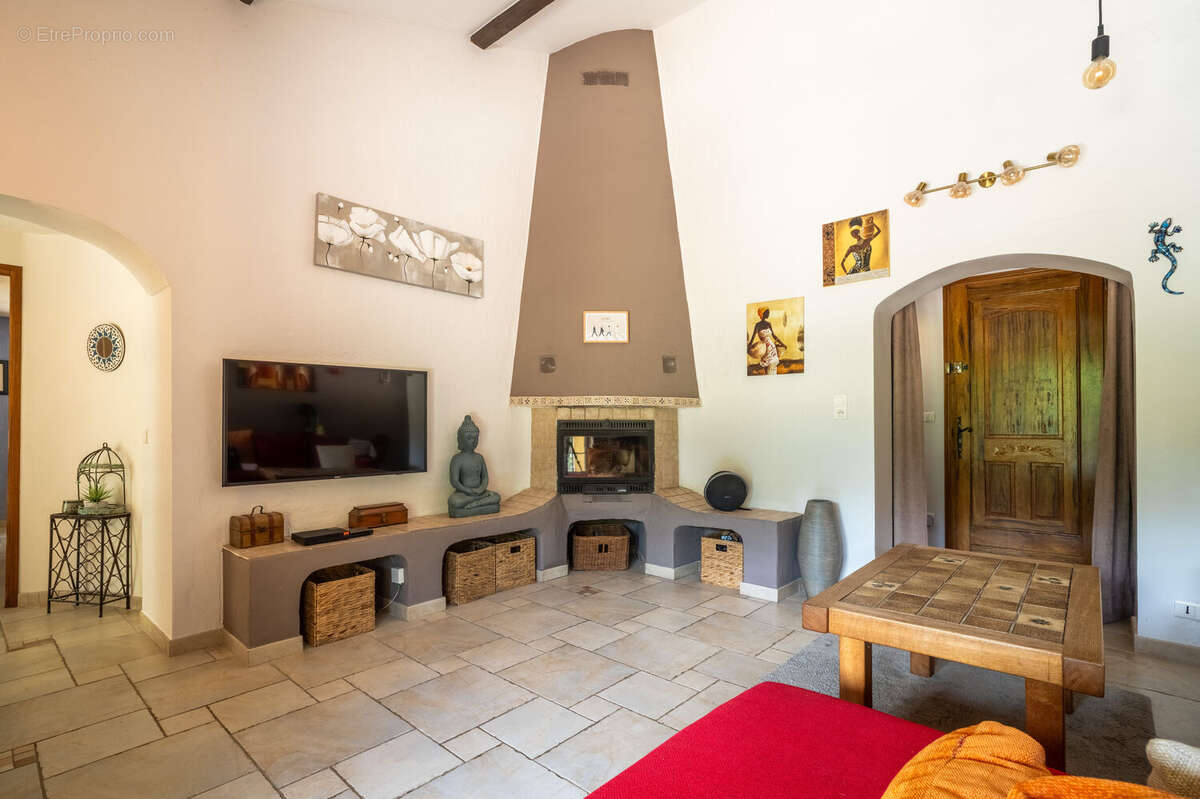 Maison 160 m² à Meounes-Les-Montrieux  - photo 80