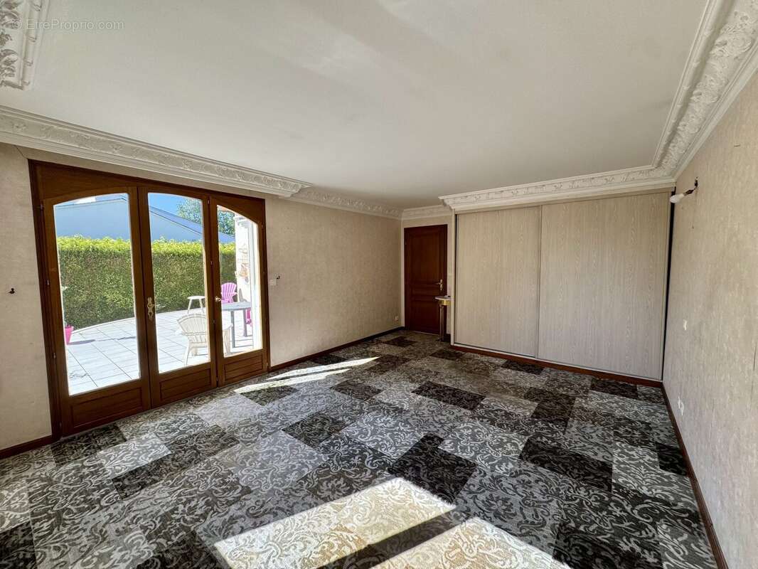 Maison 135 m² à Aulnoy-Lez-Valenciennes  - photo 7