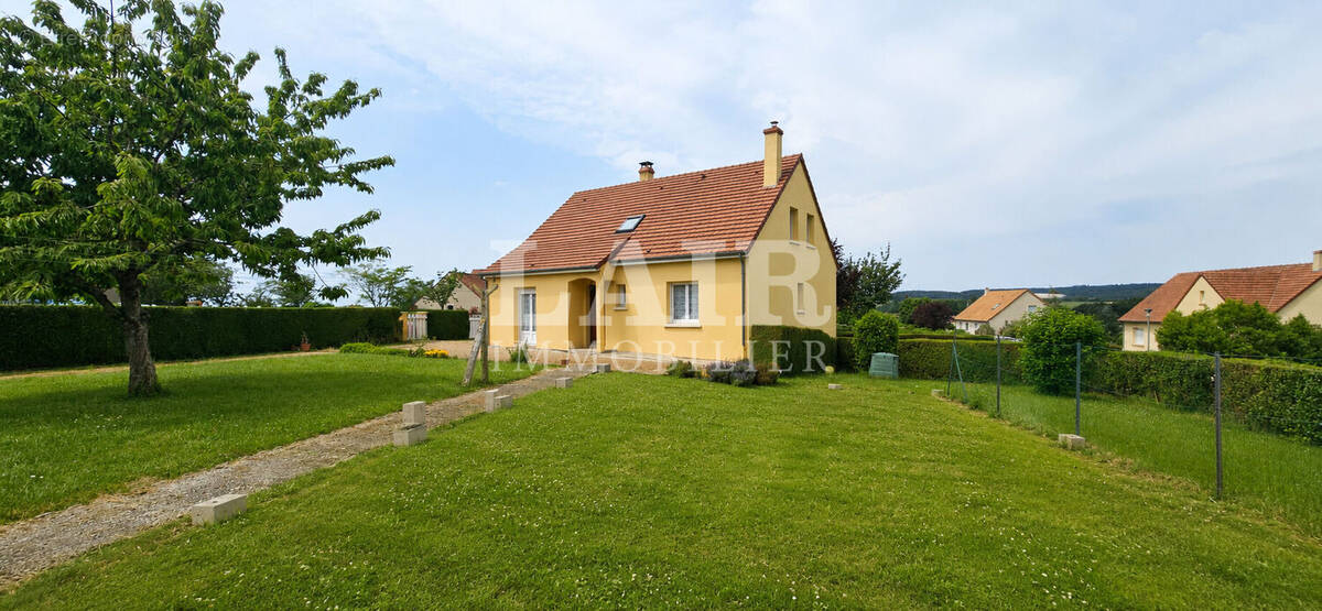 Maison à SOUGE-LE-GANELON