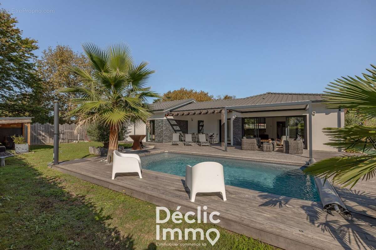 Maison à SAINT-SULPICE-ET-CAMEYRAC