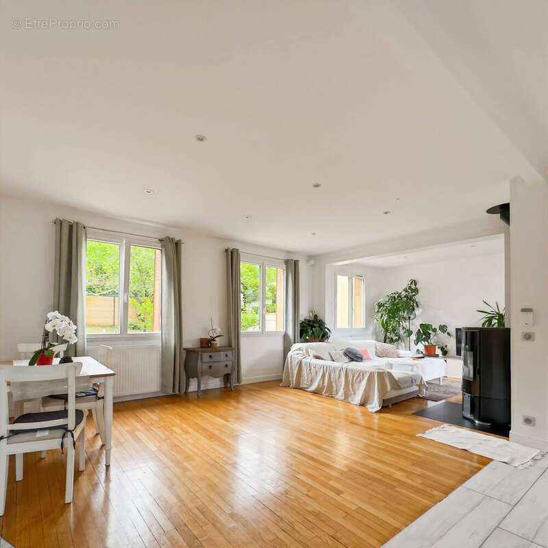 Maison à BRY-SUR-MARNE