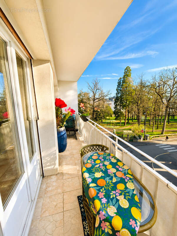 Appartement T6 de 128 m2 avec balcon, parking et pièce indépendante   Firminy - photo 4
