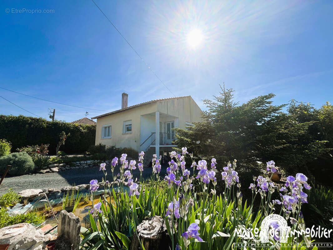 Maison à MESCHERS-SUR-GIRONDE