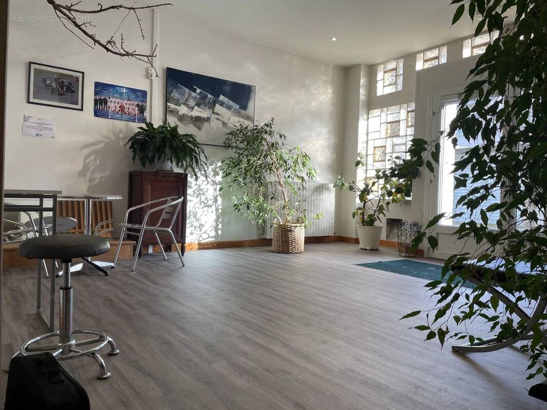 Commerce à SAINT-DIE-DES-VOSGES