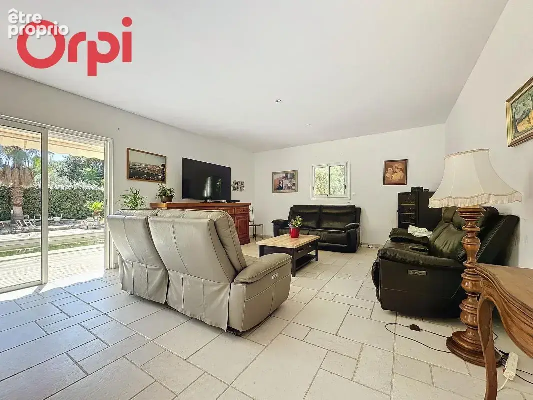Maison À Vendre type 5 La Seyne sur Mer/Janas - terrain 1106 m2 - T2 indépendant - photo 6