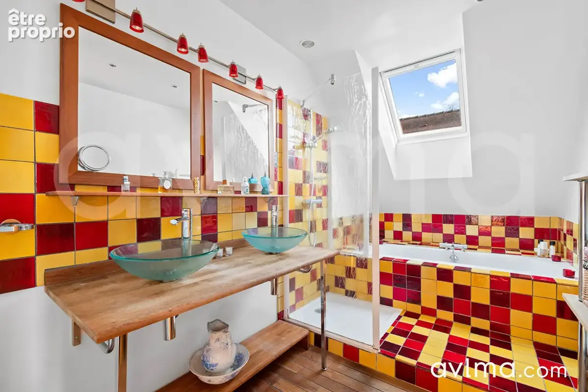 A deux pas de Feucherolles, dans un cadre exceptionnel - Maison familiale aux volumes généreux - photo 8