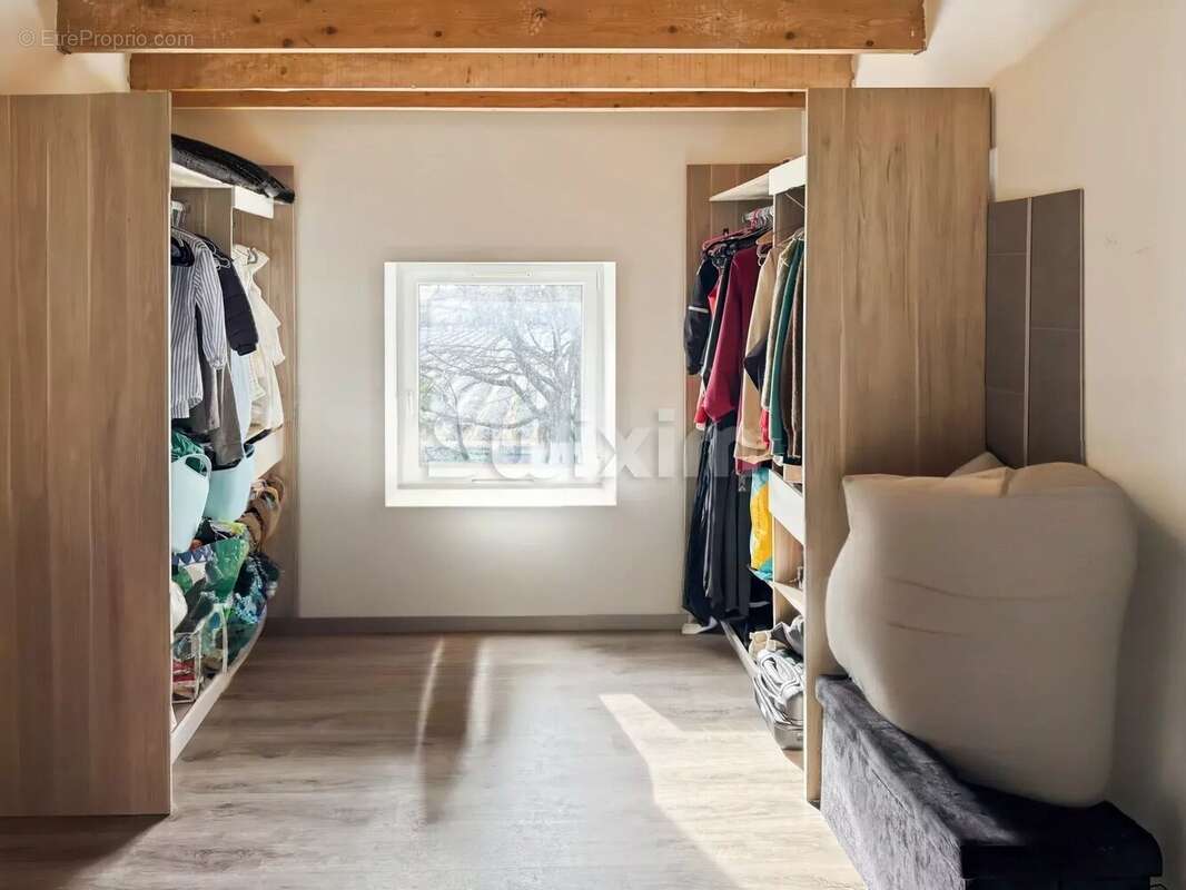 Maison à MONTELIMAR