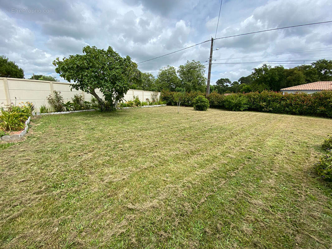 Maison à GRAYAN-ET-L&#039;HOPITAL