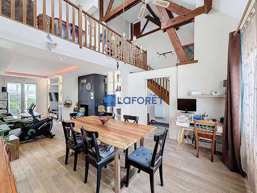 Maison à SAVIGNY-SUR-ORGE