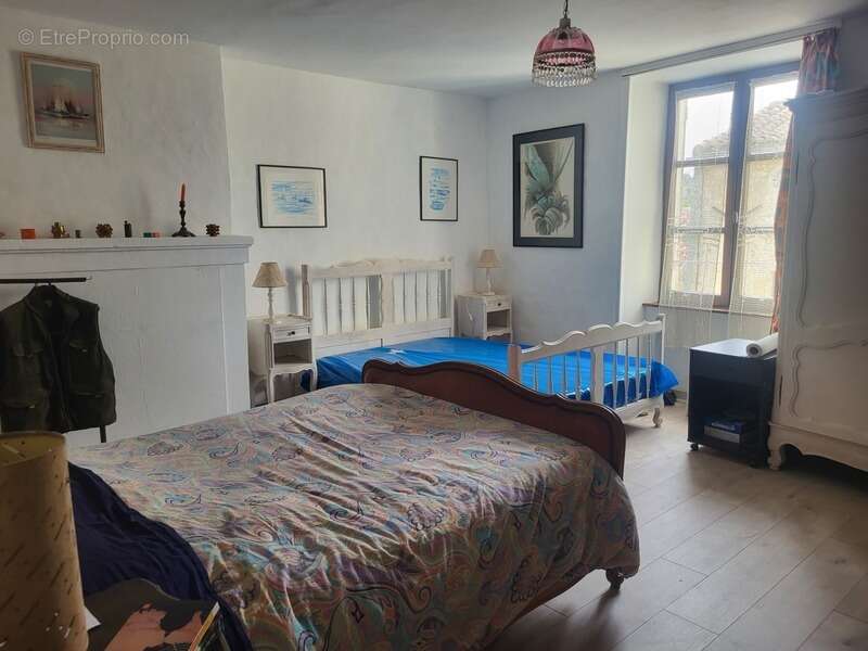 Maison à vendre 5 pièces AIRVAULT (79) Terrain 128 m² - photo 4