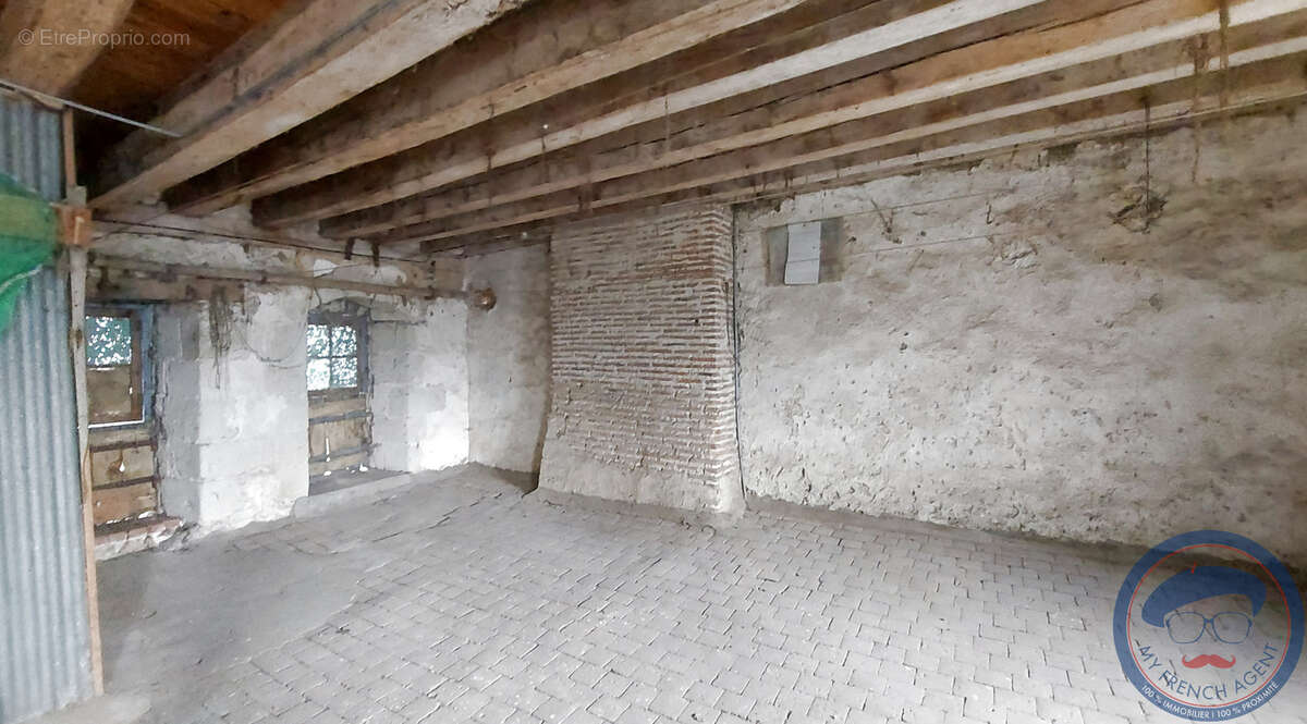 Maison à CORMERY