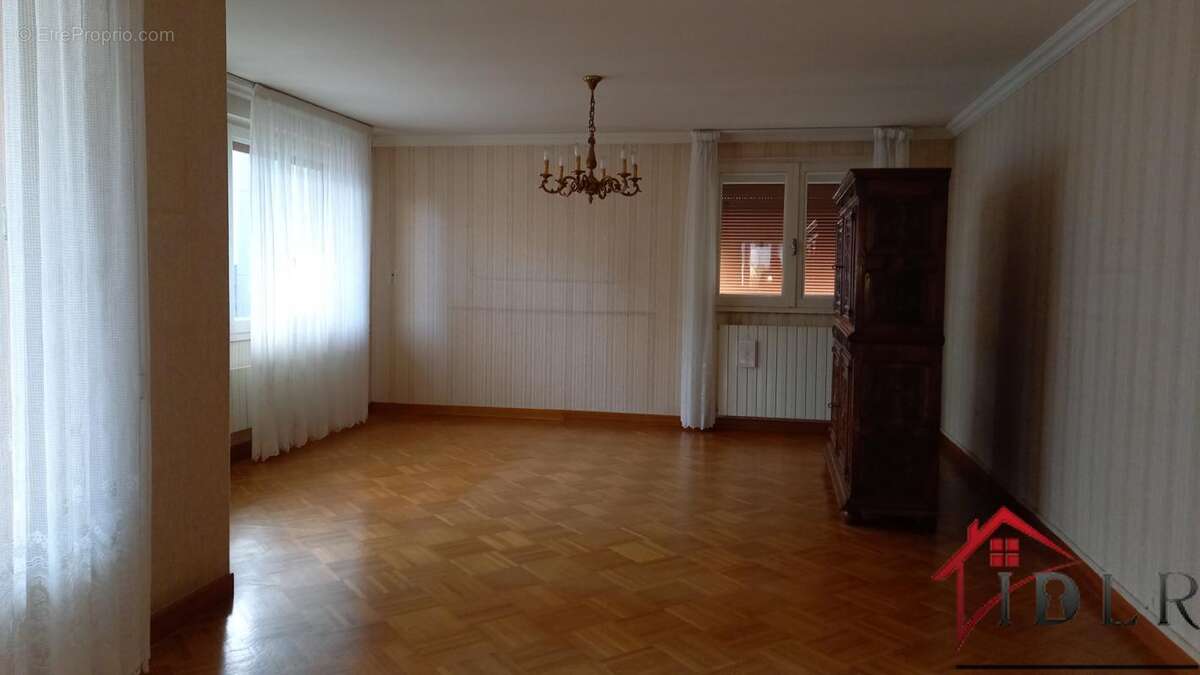 Maison à LONS-LE-SAUNIER