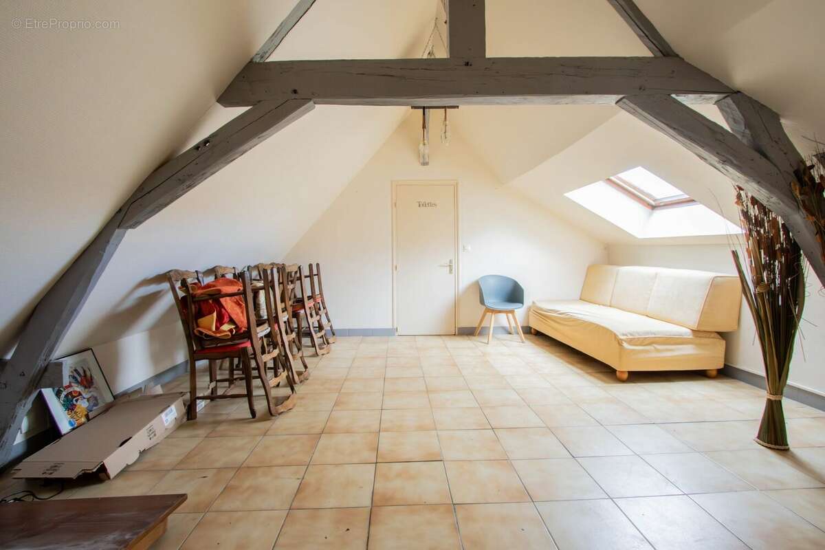 Appartement à LONGUE-JUMELLES