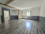 Maison à VIC-LA-GARDIOLE