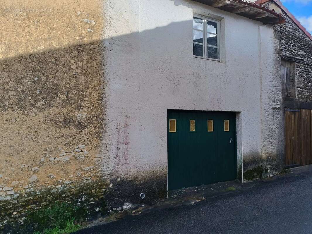 Maison à VERTEUIL-SUR-CHARENTE