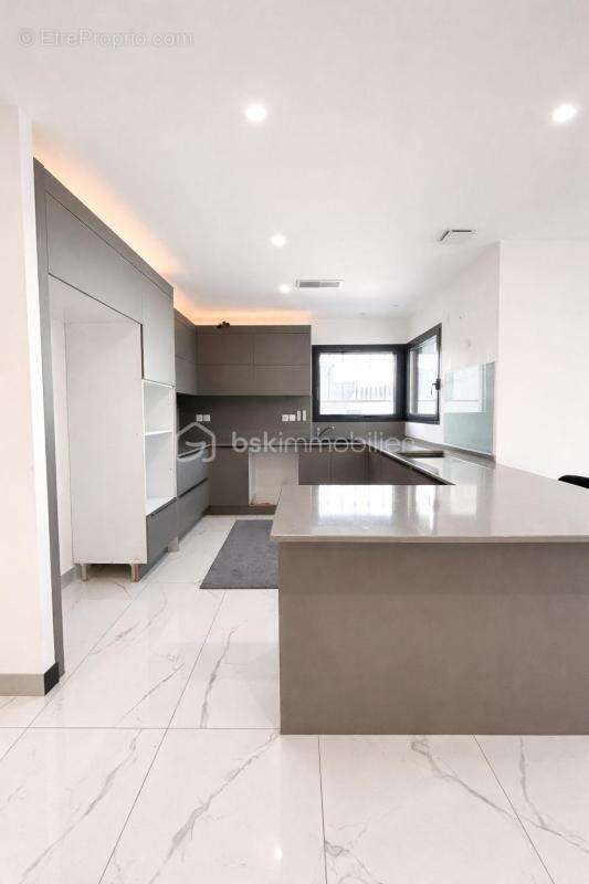Maison de 227m² - photo 4