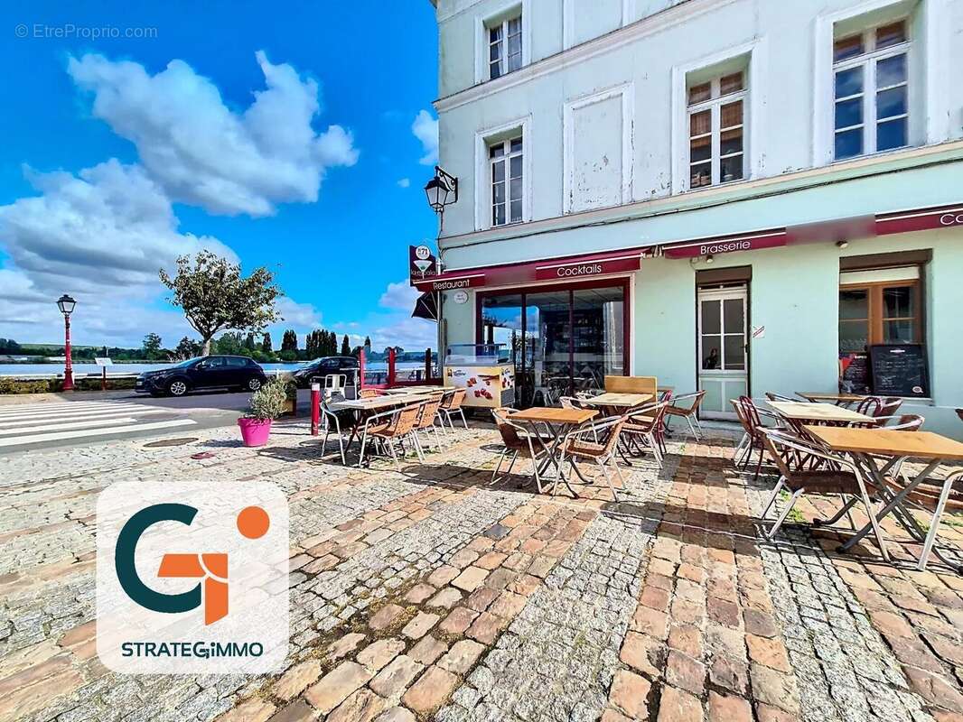 Commerce à LA BOUILLE