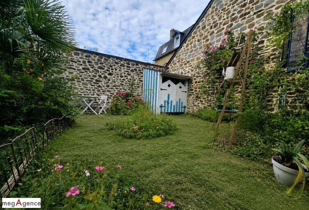 Maison à FOUGERES