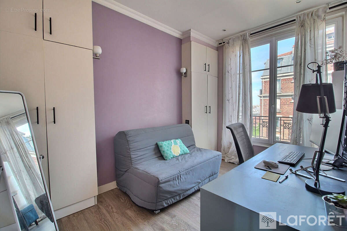 Appartement à LA GARENNE-COLOMBES