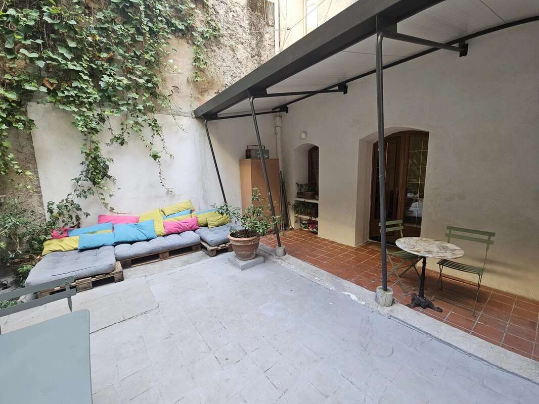 Appartement à MARSEILLE-2E