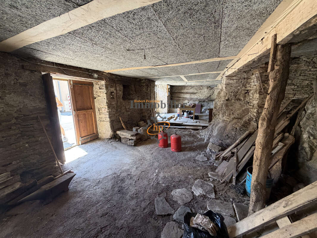 Vente maison de village avec garage et parcelle de bois de 4 0000 m2 à Coupiac - photo 16
