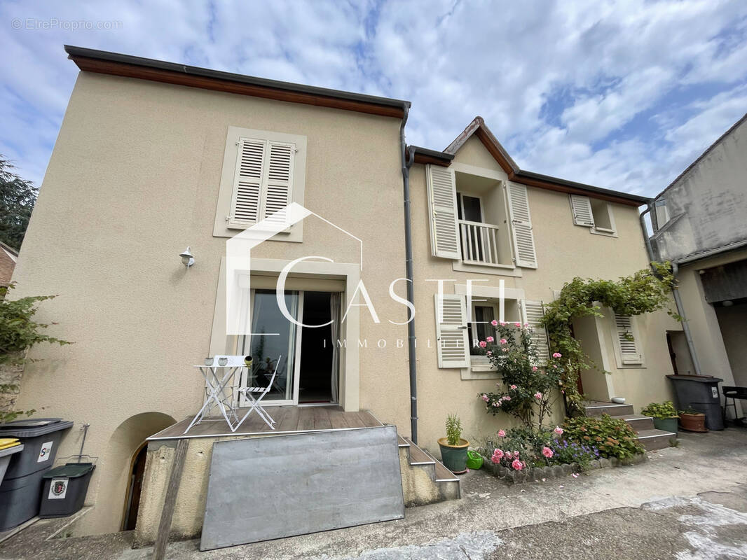 Maison à MORAINVILLIERS