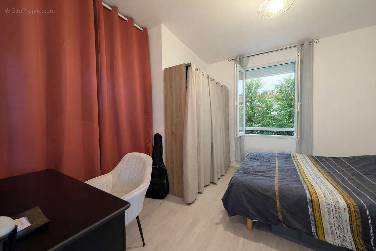 Appartement à DECINES-CHARPIEU