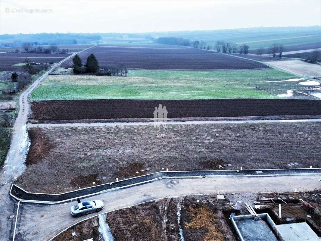 Terrain à OSTHOFFEN