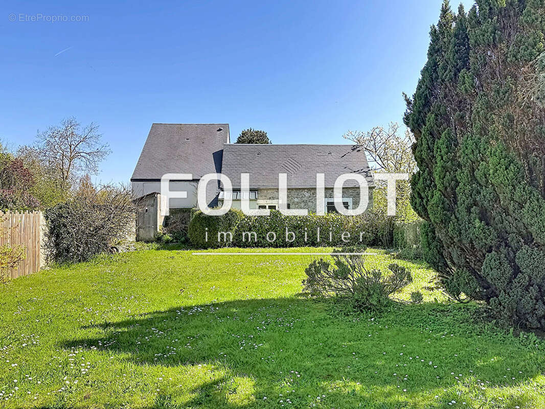 Maison à AGON-COUTAINVILLE