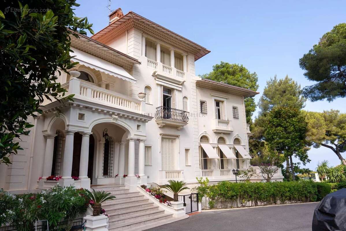 Appartement à ROQUEBRUNE-CAP-MARTIN