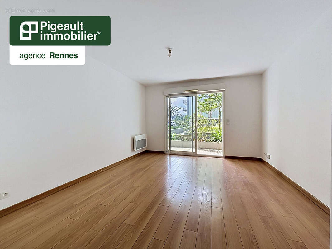 Appartement T2 à vendre  - Rennes Quartier Lorient / Saint Brieuc - Terrasse - Garage - 1 chambre - photo 2