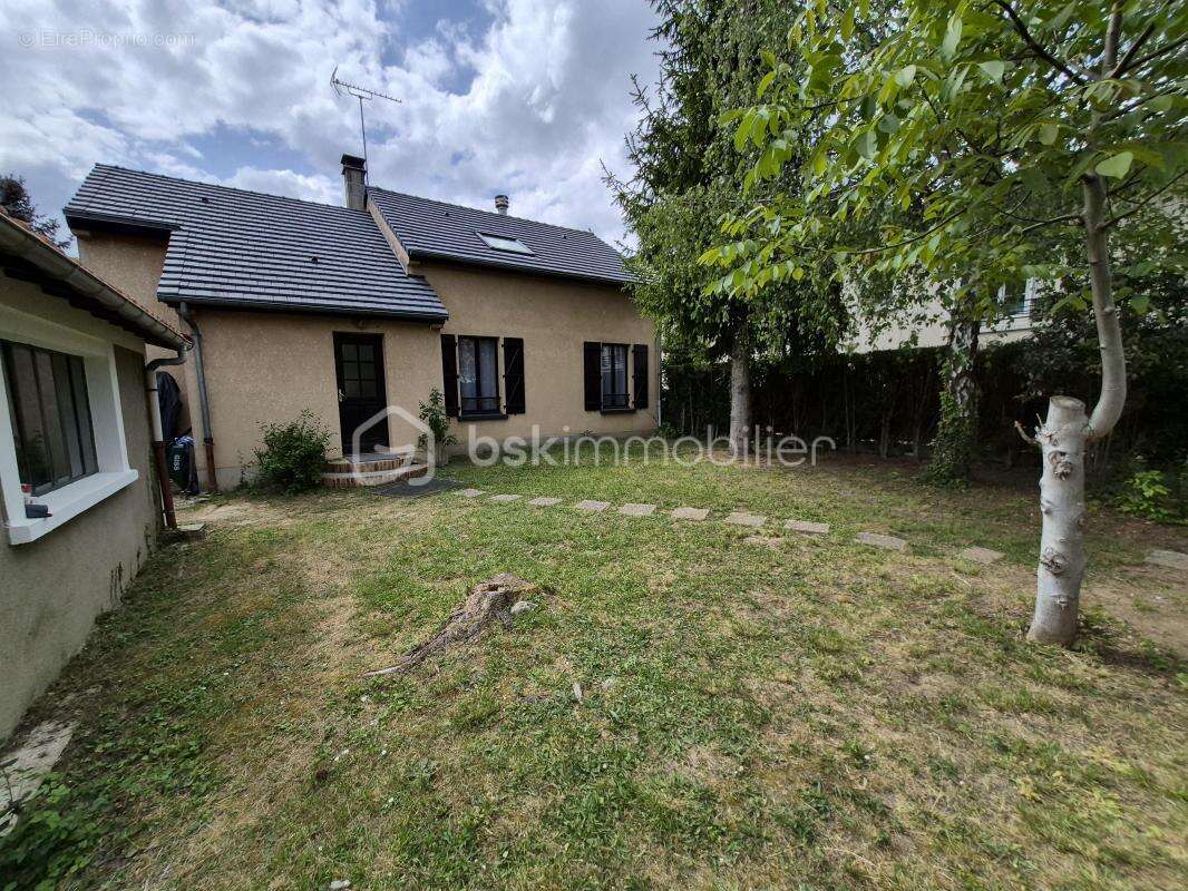 Maison à VIGNEUX-SUR-SEINE