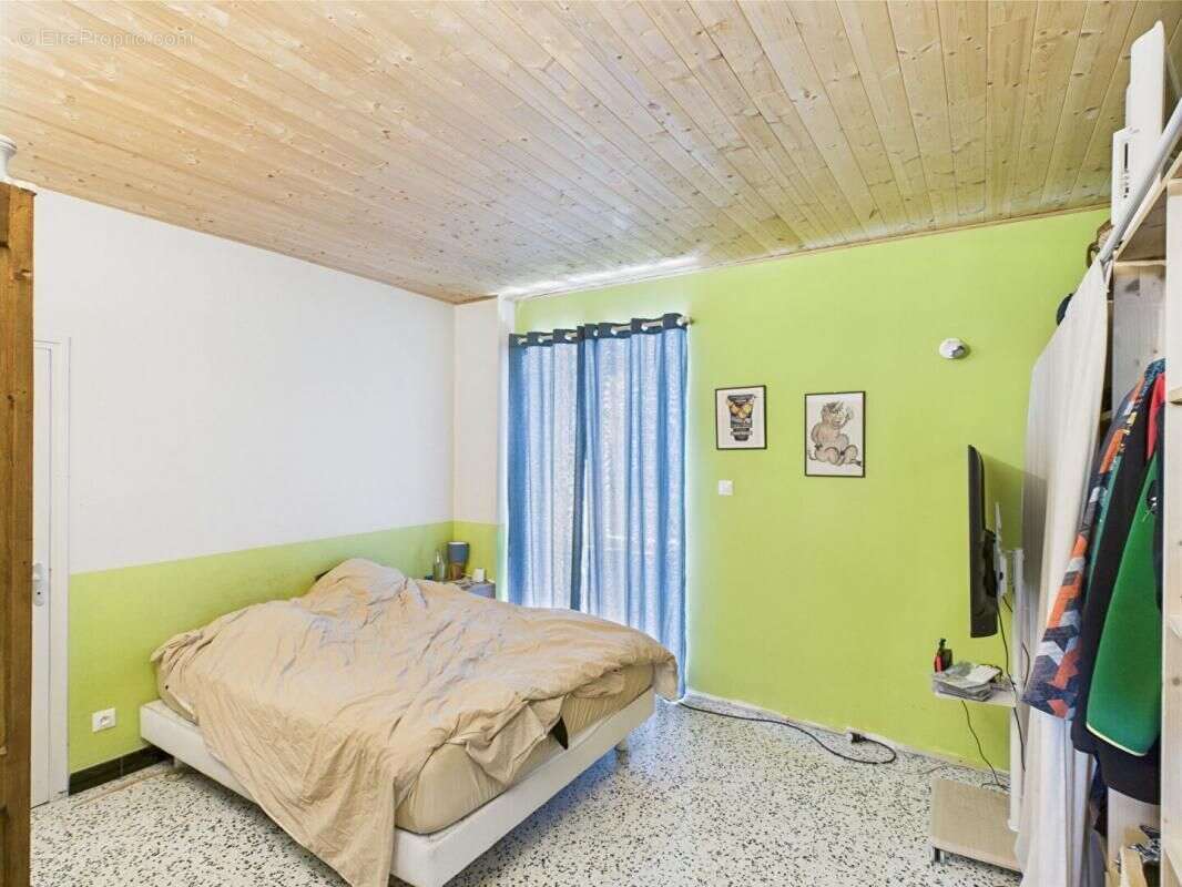  À VENDRE : Maison de caractère en pierres + dépendance - Cœur de Berrias ! - photo 9