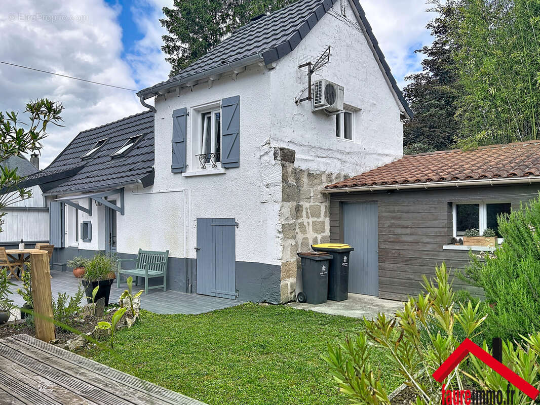 Maison à PAZAYAC