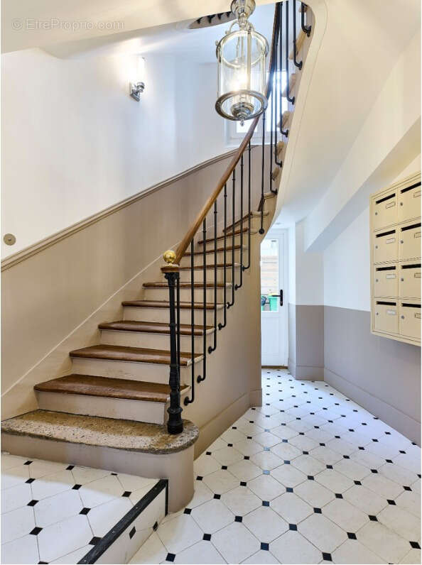 Appartement à PARIS-18E