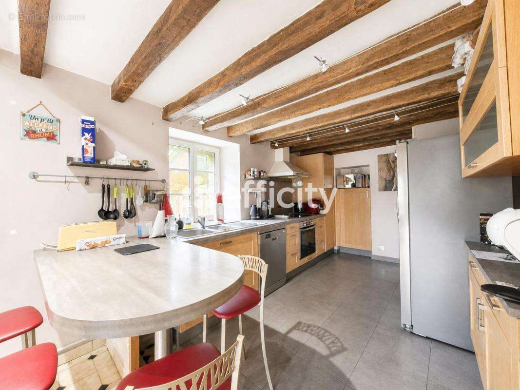 Maison 158 m² à Saint-Germain-Des-Grois  - photo 6