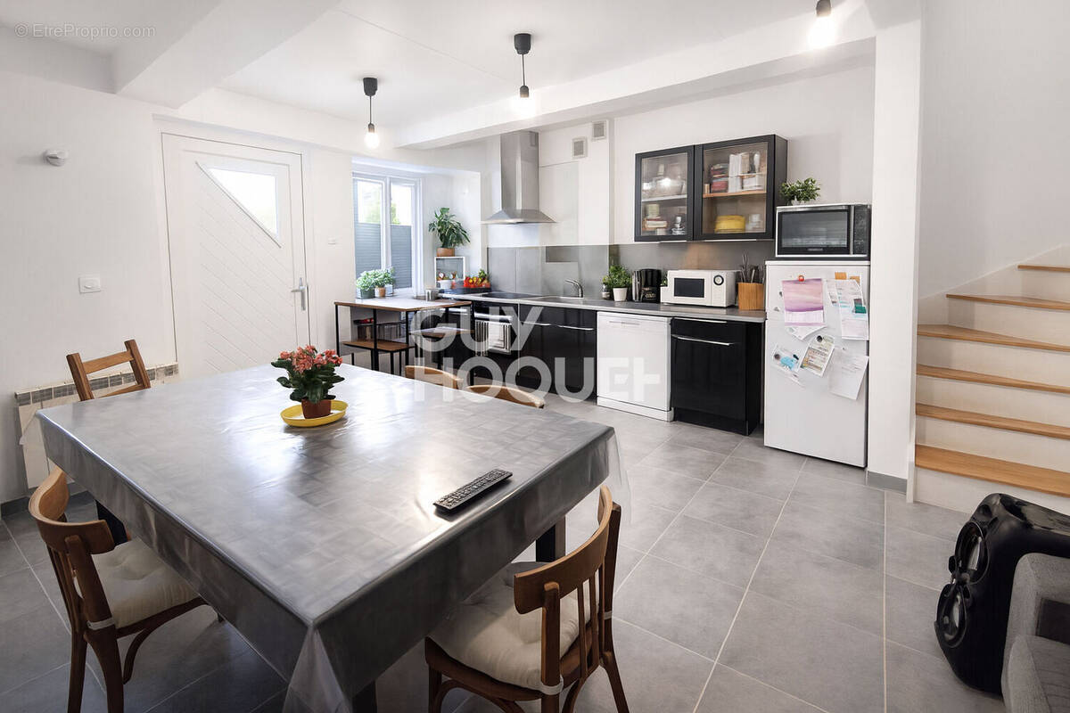 Maison à SAINT-GERMAIN-LAVAL