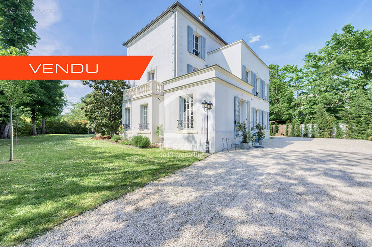 Maison à MAISONS-LAFFITTE