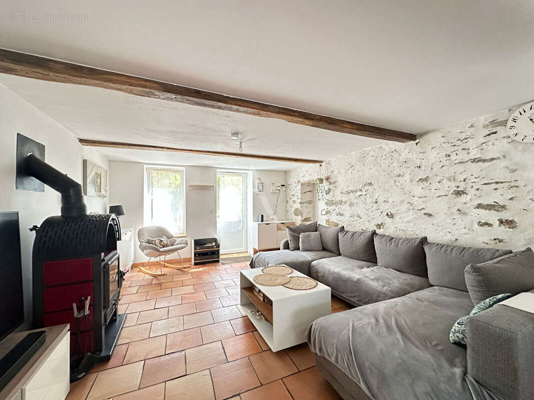 Maison en pierre 3 chambres à vendre à Maché - photo 3