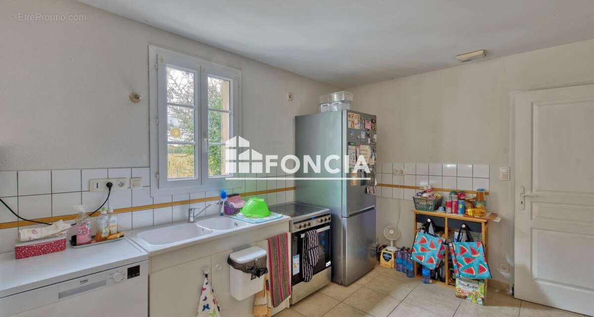Maison familiale avec jardin dans un quartier pavillonnaire - photo 4