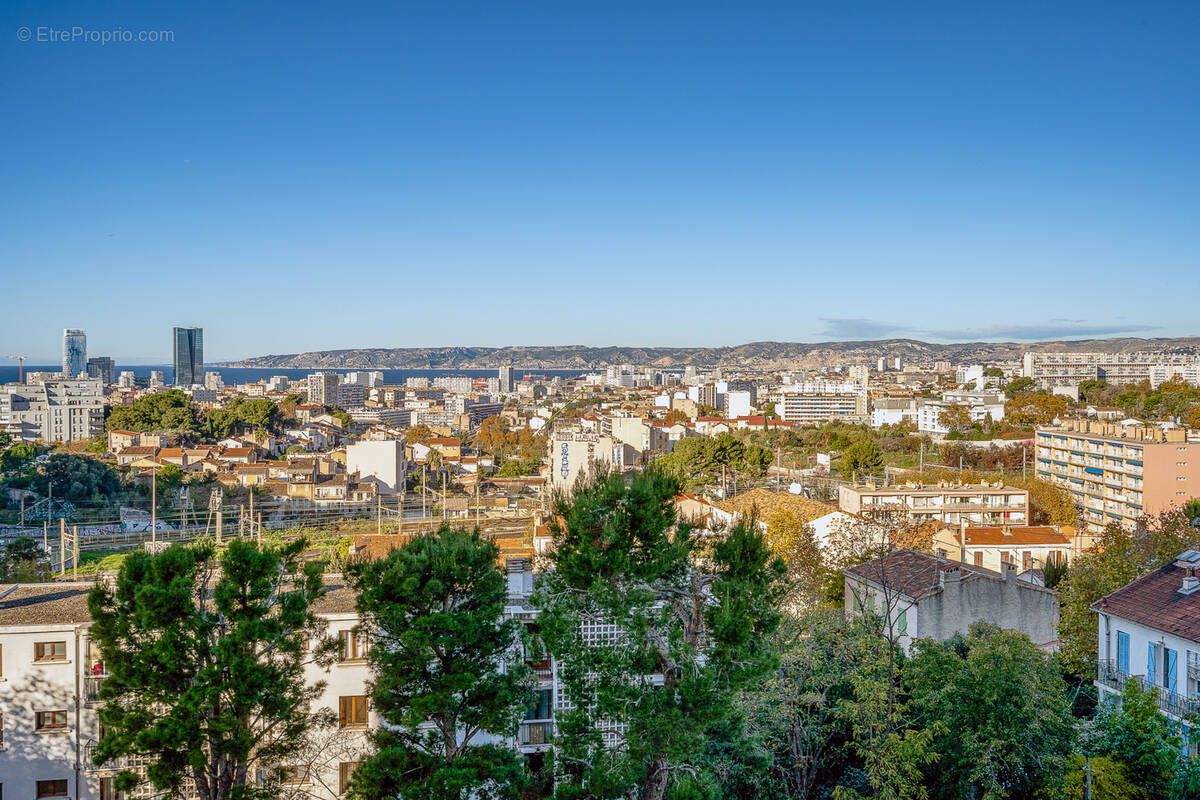 Appartement à MARSEILLE-4E