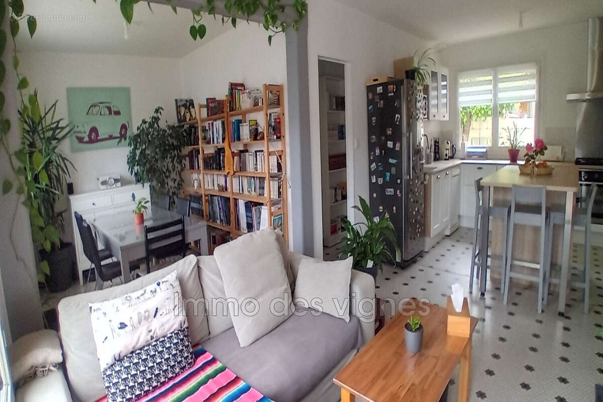 Maison à AMBARES-ET-LAGRAVE