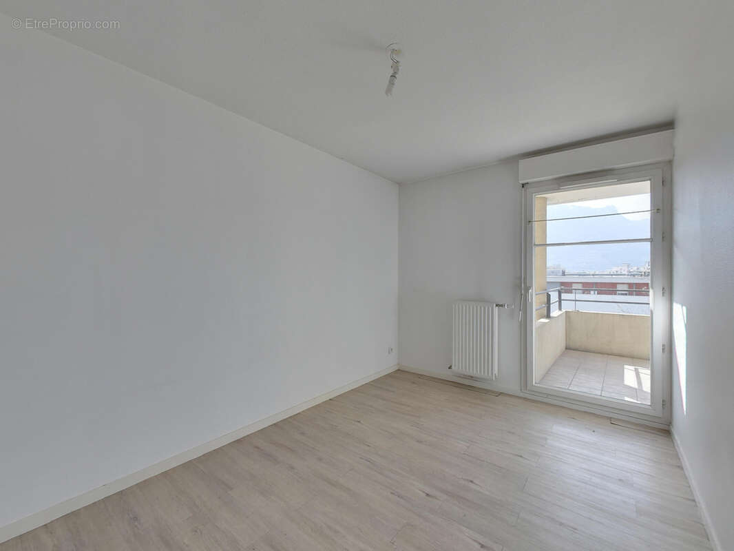 Vaste 4 pièces + cuisine de 82m2 traversant en étage élevé grenoble vigny-musset le panorama - photo 13