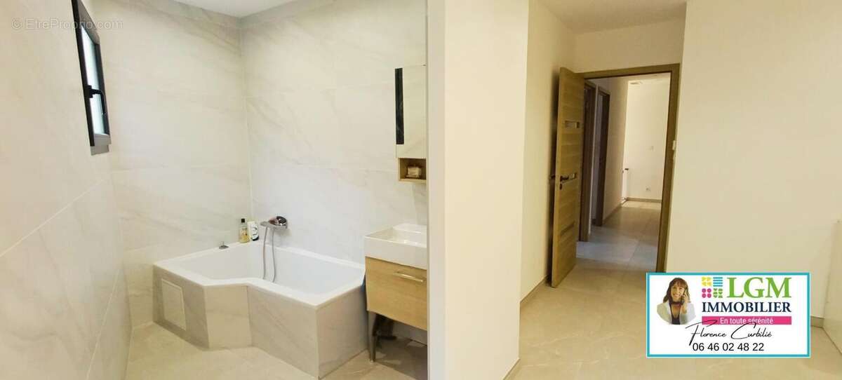 Maison à LA CALMETTE