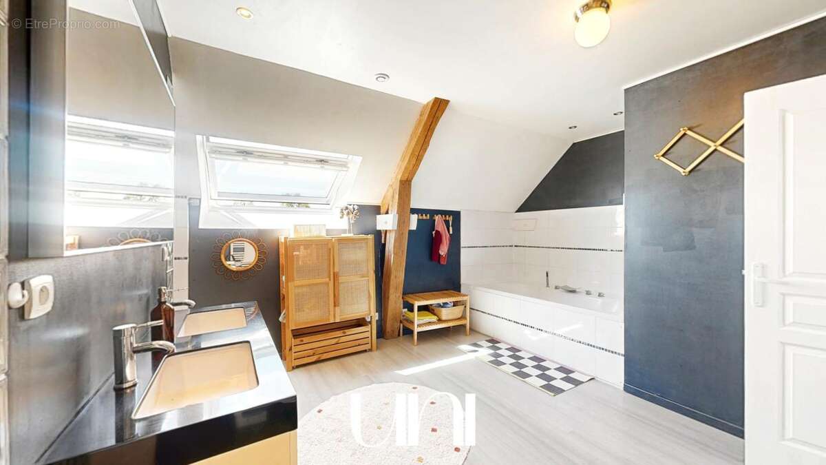 Maison à CLINCHAMPS-SUR-ORNE