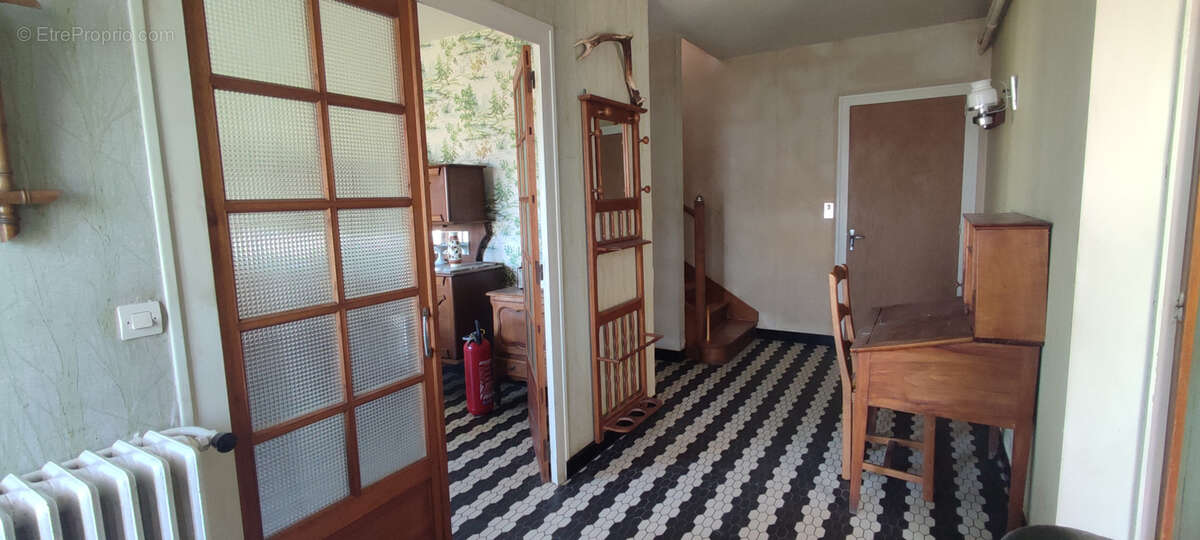 Maison à CHENAC-SAINT-SEURIN-D'UZET